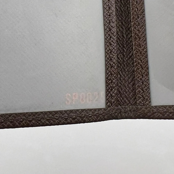 Louis Vuitton ID card case Brown Taiga Wallet - Picture 4 of 4